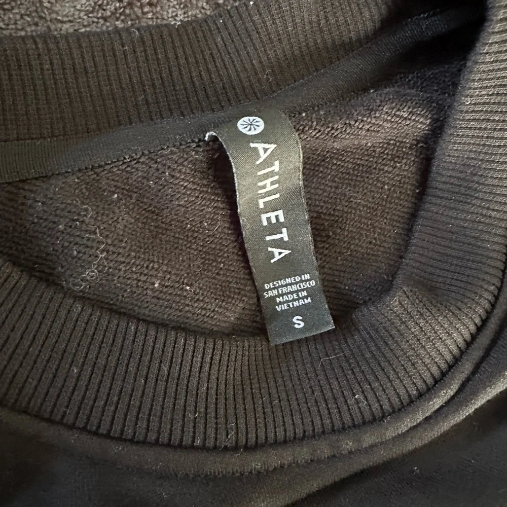 Women's Athleta Black Crewneck Athletic Sweatshirt Size Small - Picture 4 of 5